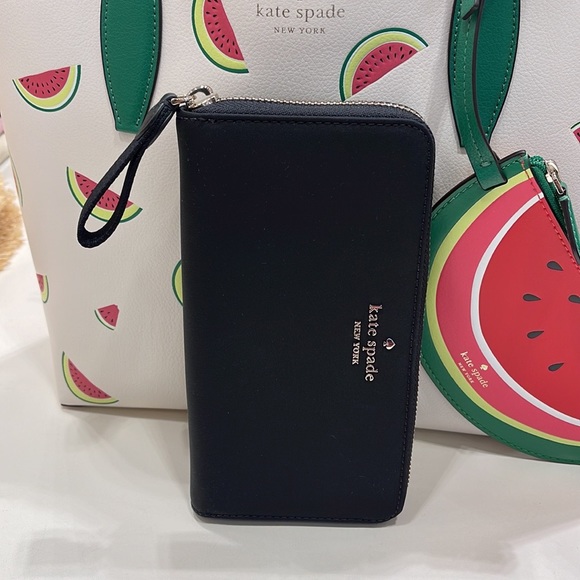 Kate Spade Chelsea Nylon Large Continental Wallet
Color: Black 
NWT - Picture 8 of 16